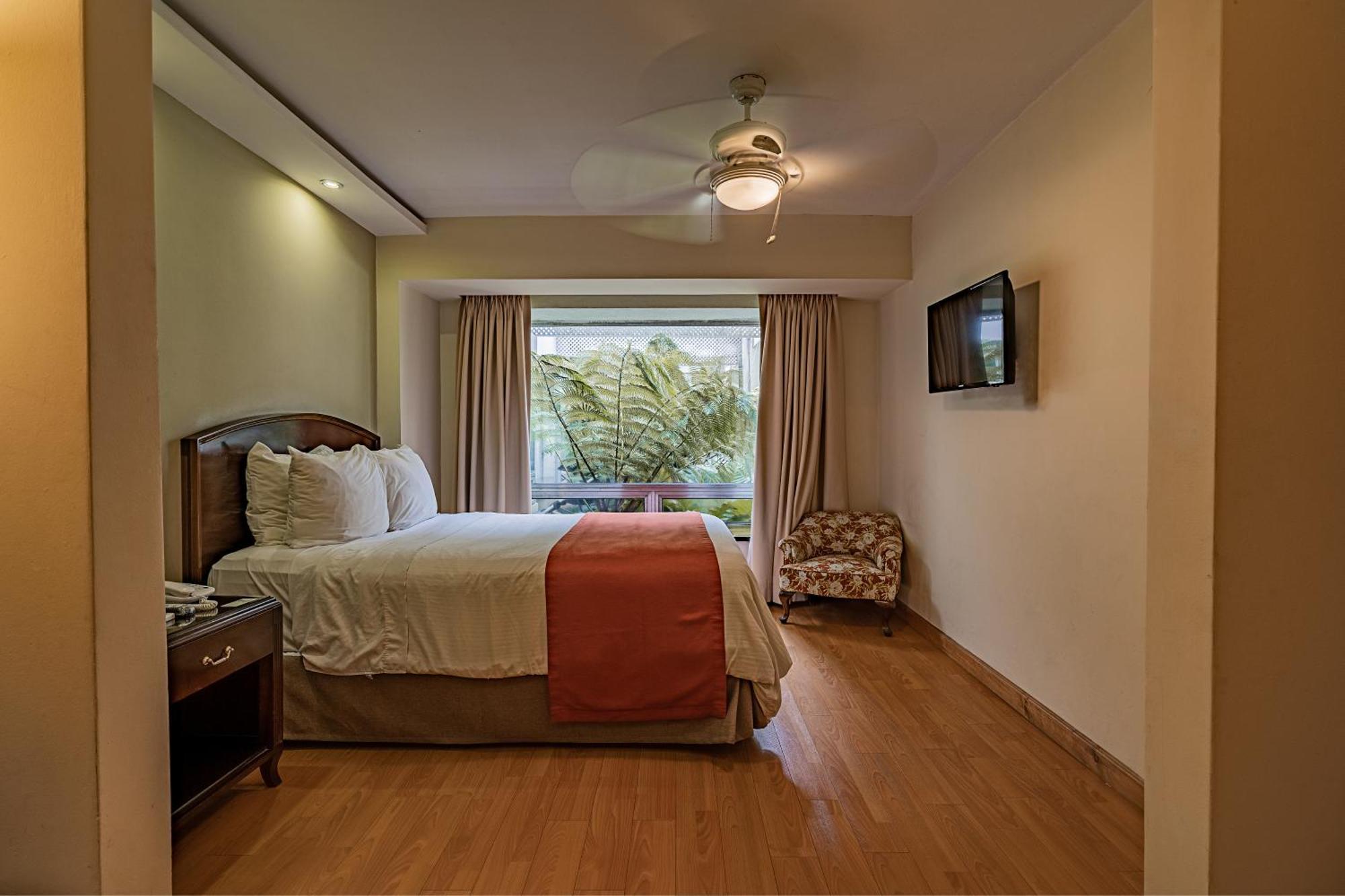 San Carlos 4* Guatemala-Stad